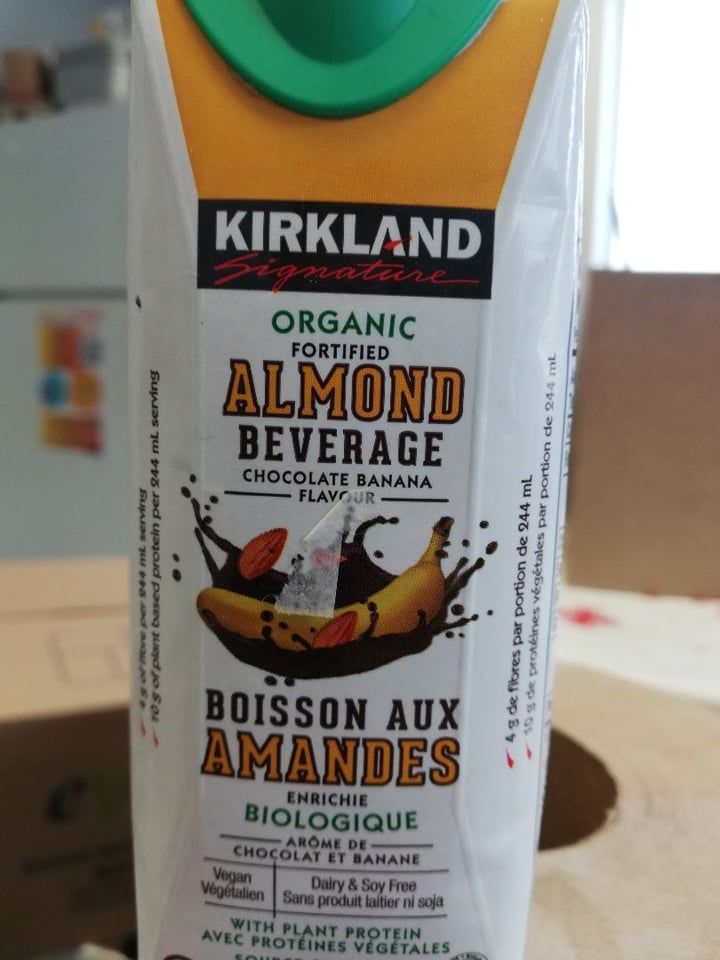 photo of Kirkland Signature Organic chocolate banana almond shared by @dgomes on  04 Dec 2019 - review