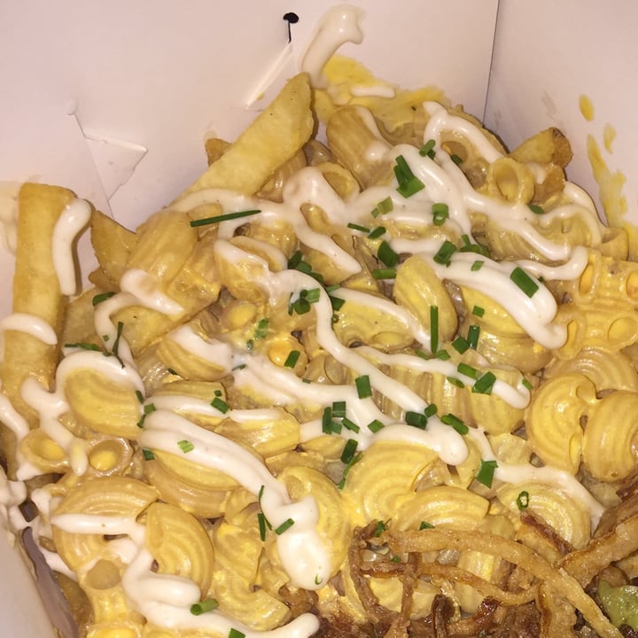 photo of VEGAN FOX Papas Mac And Cheese shared by @valenmalah on  04 Oct 2021 - review
