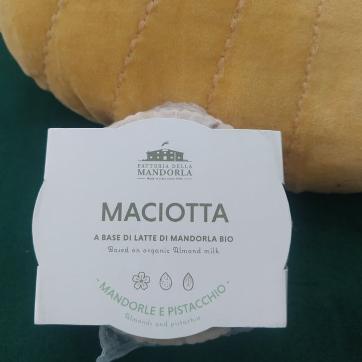 photo of La fattoria della mandorla Maciotta mandorle e pistacchi shared by @biancafurii on  21 May 2022 - review