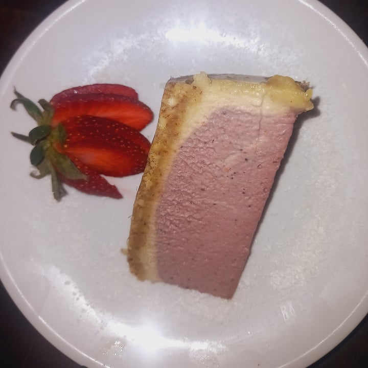 photo of Leafy Greens Strawberry Cheesecake shared by @chloewho on  08 Sep 2021 - review