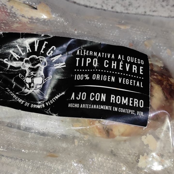 review photo of Calavegan Alternativa Al Queso Tipo Chévre Topping Ajo Con Romero shared by @jatzionei on 01 Oct 2021 - review