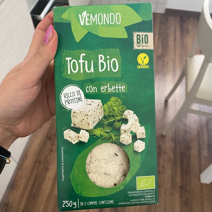 photo of Vemondo Tofu Bio con Erbette shared by @esiziale on  15 Apr 2022 - review