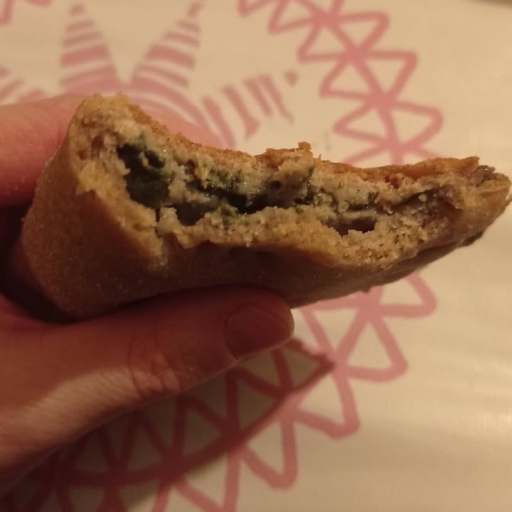 review photo of Pumpernickel Artisan Bakery Empanadilla de bechamel shared by @desdeees on 27 Jan 2021 - review
