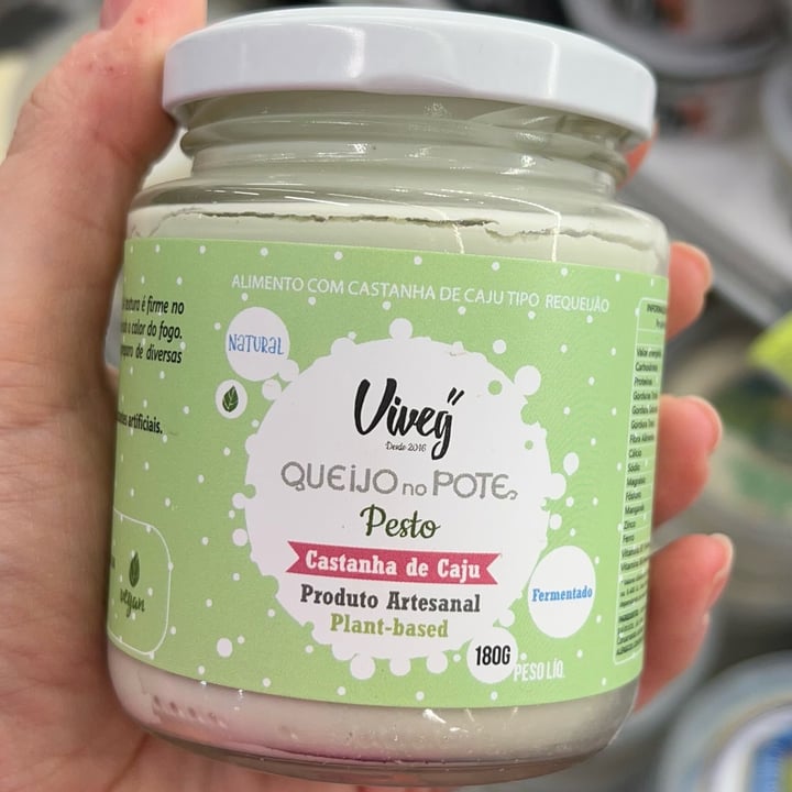 review photo of Viveg Queijo De Castanha No pote shared by @julcileia on 11 May 2022 - review
