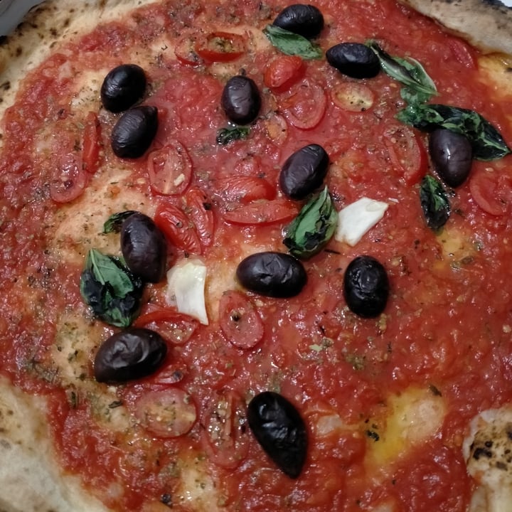 review photo of La pizza popolare di Giuseppe borrelli Marinara (+ Olive Nere) shared by @aleesa on 14 Apr 2021 - review