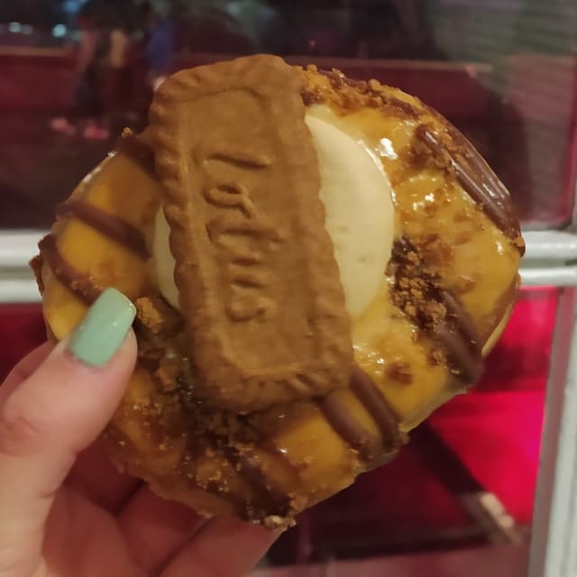 Photo of the dish “Biscoff vegan doughnut”