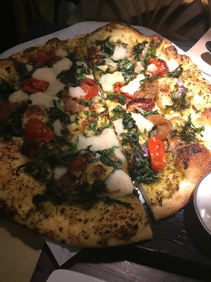 photo of Virtuous Pie Ultraviolet Pizza shared by @vegan4lyfe on  01 Jan 2020 - review