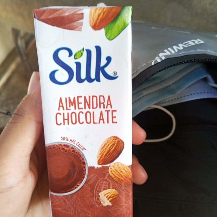 review photo of Silk Leche de Almendra sabor Chocolate 190ml shared by @lizzet07 on 31 Aug 2022 - review