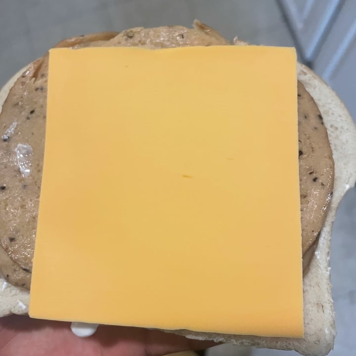 review photo of Violife Cheddar Slices shared by @potencee on 17 Dec 2021 - review