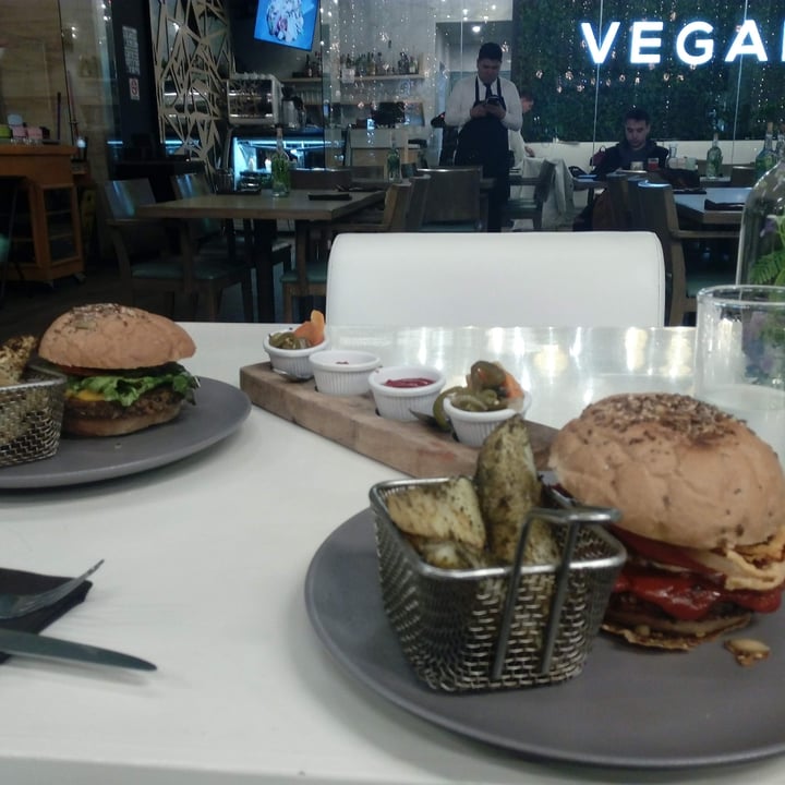 review photo of Vegan Inc. Miyana Polanco BBQ Burger shared by @naan on 21 Jul 2020 - review