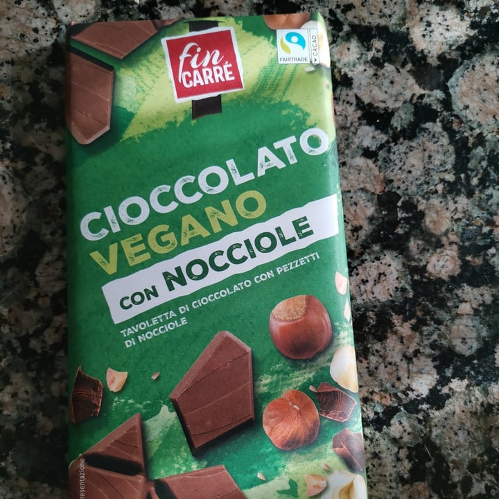 photo of Fin Carré Cioccolato vegano con nocciole shared by @sonny2009 on  28 Jan 2022 - review