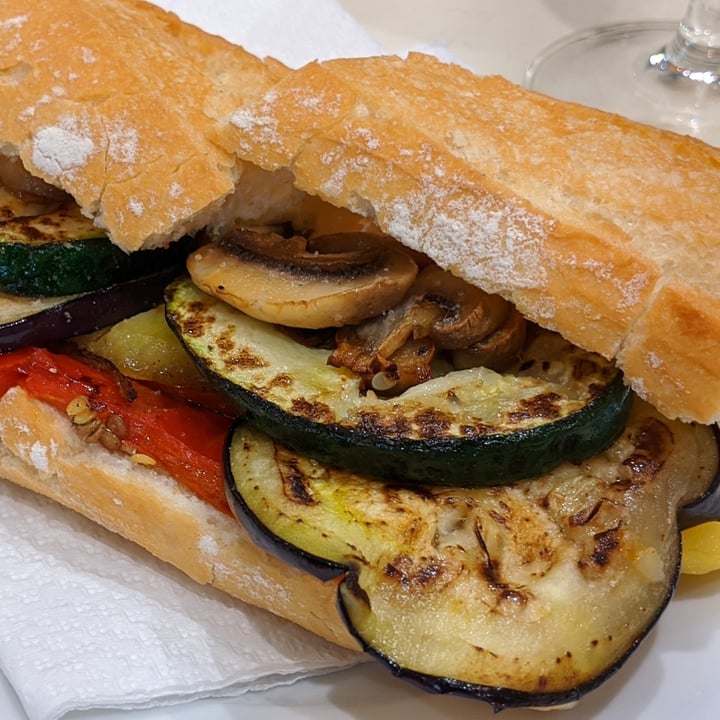 photo of L'almadrava Cafetería Restaurante Bocata Vegano shared by @andreu55 on  30 Jul 2020 - review