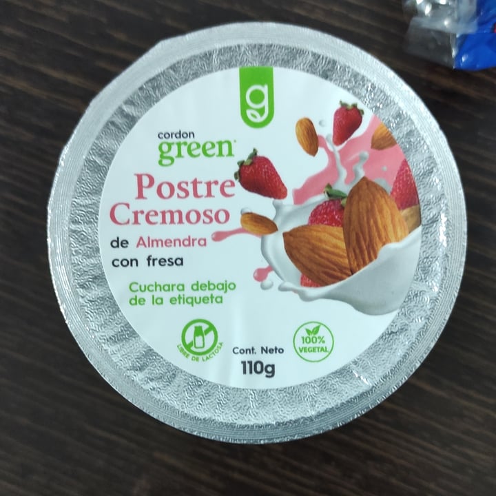 photo of Cordon Green Postre cremoso de almendra con fresa shared by @carope02 on  04 Jun 2022 - review