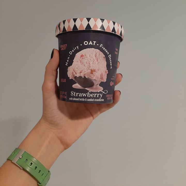 photo of Trader Joe's Strawberry with Almond Brittle & Candied Strawberries  shared by @bananasmoothie on  30 Oct 2020 - review