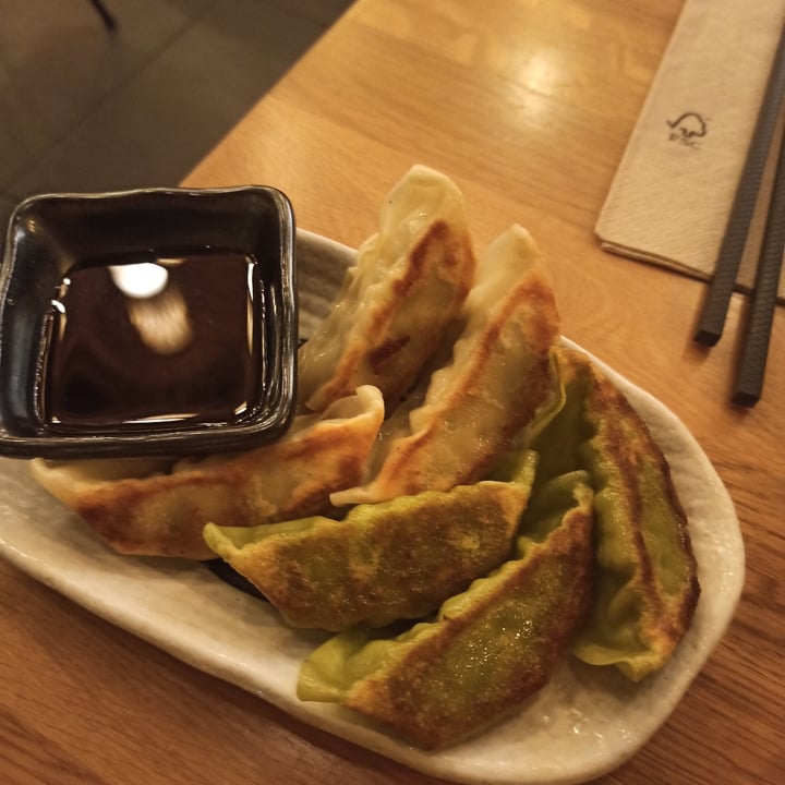 photo of Takumi Ramen Kitchen Milano gyōza vegani shared by @fifill on  07 Nov 2021 - review