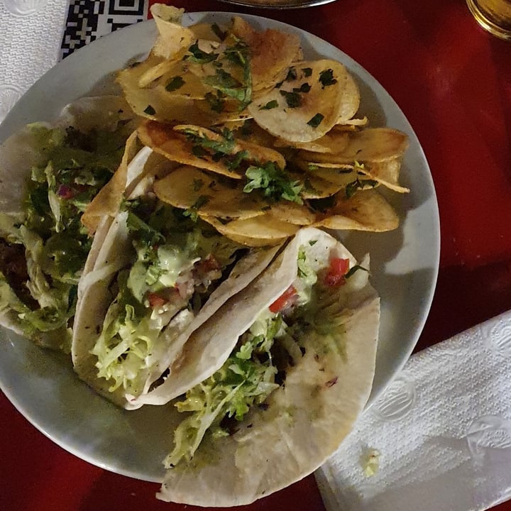 photo of El Banco Rojo Tacos veganos shared by @cintiabowie on  26 Dec 2022 - review