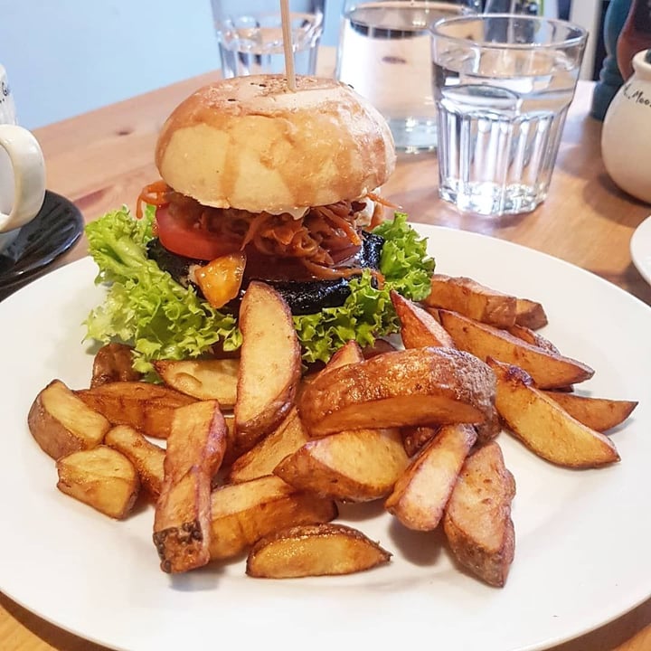 photo of Holy Cow Nori Fish Burger shared by @tgonuts on  25 Nov 2019 - review