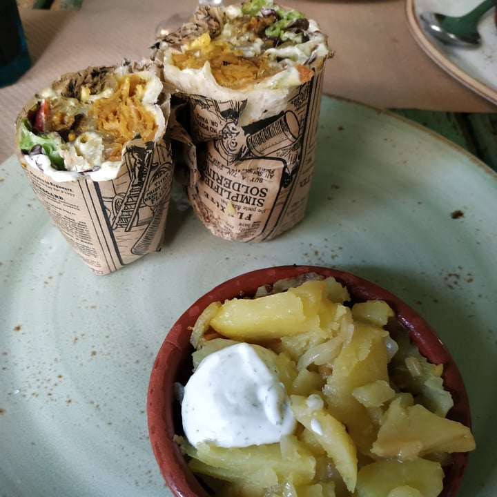photo of La Libélula Vegan Café Kebab shared by @ornitorrincavegana on  30 Dec 2021 - review