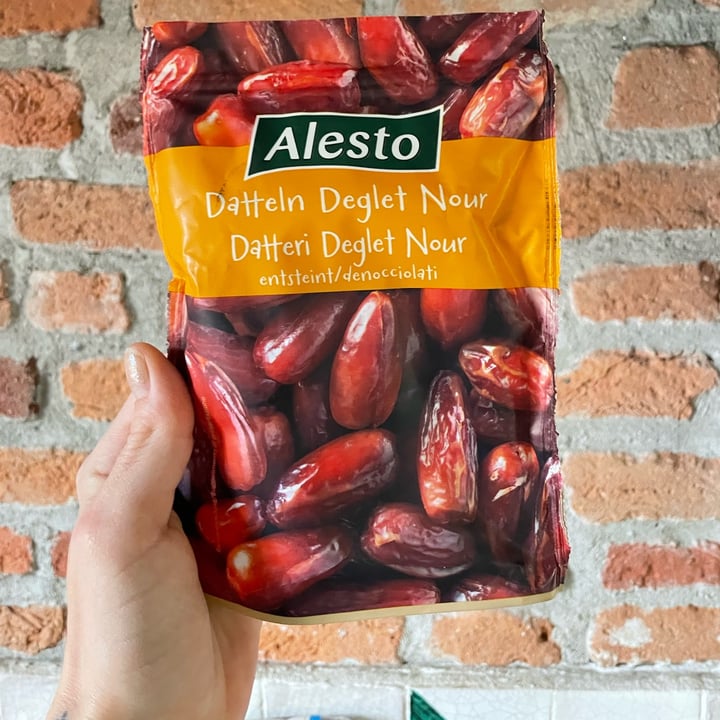 review photo of Alesto Datteri Deglet Nour shared by @vegandrina on 05 May 2022 - review