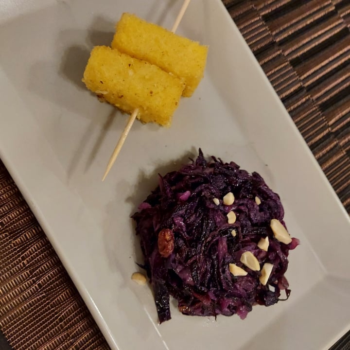 photo of GingerGi Veggie-Pop restaurant Cavoli in saor con anacardi e polentina fritta shared by @dargina90 on  27 Sep 2022 - review