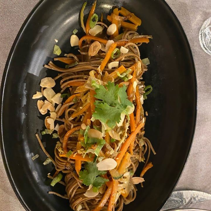 photo of Vivi - Villa Doria Pamphili thai noodles con verdure bio shared by @martivegg on  26 Jul 2022 - review