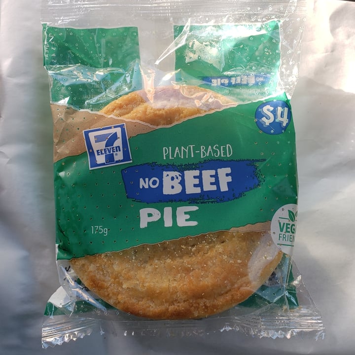 photo of 7-Eleven Nobeef Pie shared by @savetheworldwithkim on  18 May 2020 - review