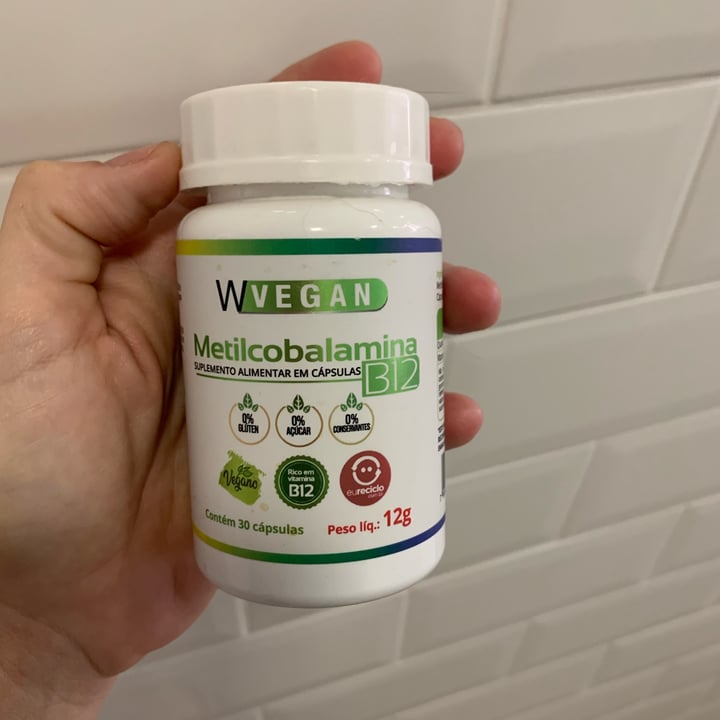 photo of WVegan Vitamina B12 shared by @natcmoraes on  14 Aug 2022 - review