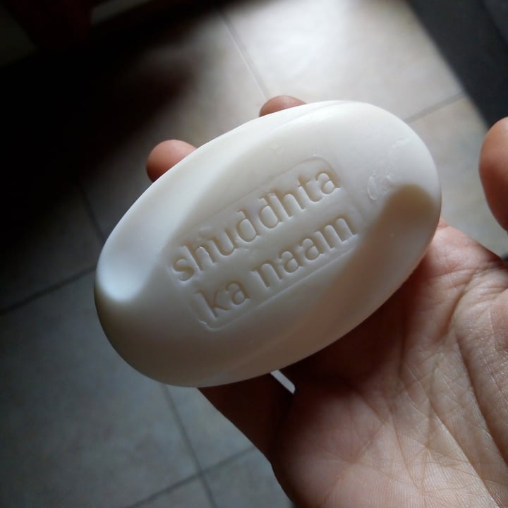 review photo of SriSri Tattva Jabón Vegetal Sándalo shared by @ayedmfendrik on 19 Sep 2021 - review