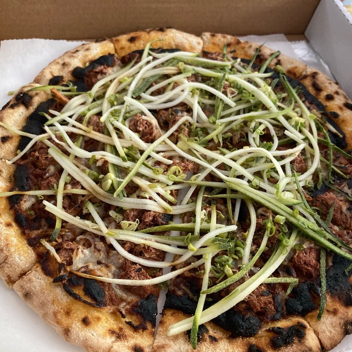 photo of Sunny Slices Peking Jackfruit Pizza shared by @hollya113 on  22 Feb 2021 - review
