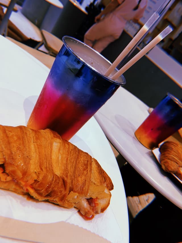 Photo of the dish “Fried Chicken Croissant”