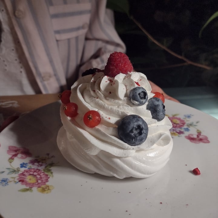 review photo of Sementis pavlova shared by @eni on 14 Sep 2022 - review