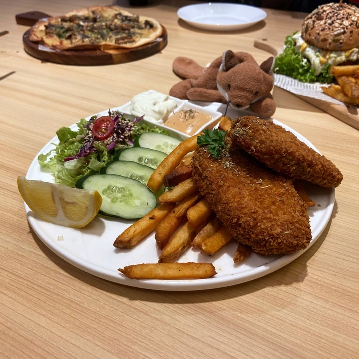 photo of Brown Poodle Cafe Classic Fish & Chips shared by @dafnelately on  29 Sep 2022 - review