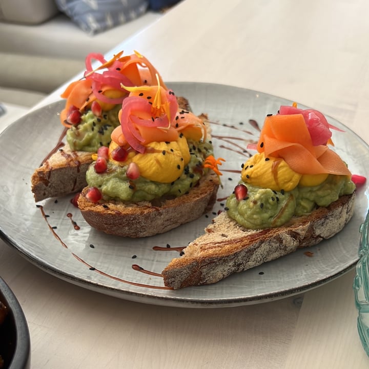 photo of Alive Avocado Toast shared by @letusbeheroes on  20 May 2022 - review