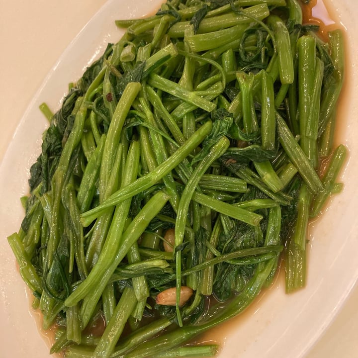 photo of Loving Hut Hoa Dang Stir fried morning glory with garlic shared by @gggoveggie on  27 Aug 2020 - review