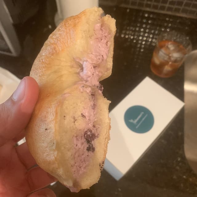 「Blueberry Cream Cheese」の料理の写真