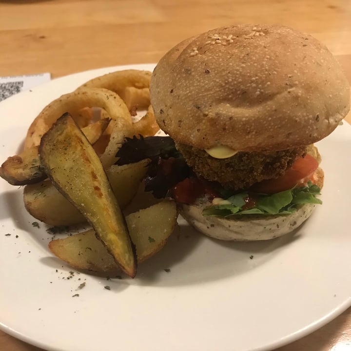 photo of Real Food Lentil Quinoa Burger shared by @veggieoty on  21 Dec 2020 - review