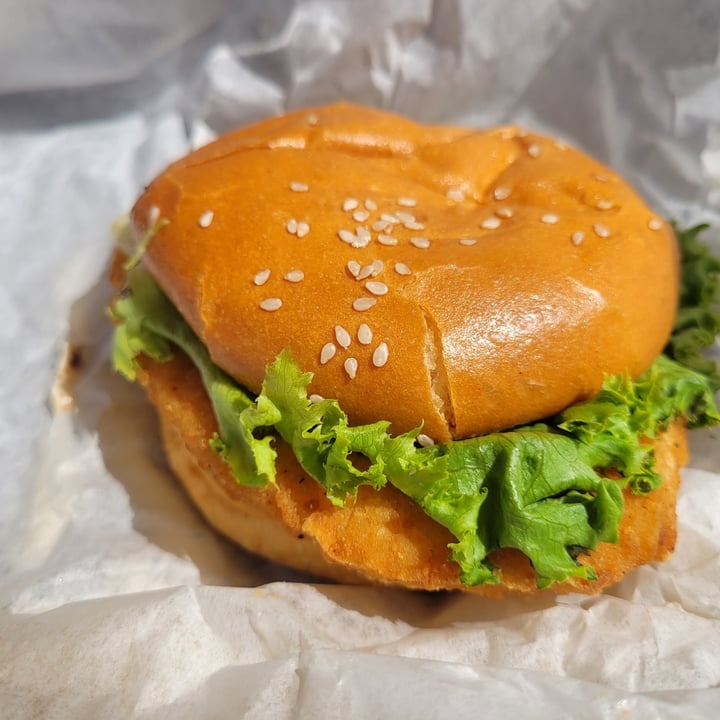 review photo of STALK & SPADE Crispy Chick'n Original Sandwich shared by @gretchens on 30 Apr 2021 - review