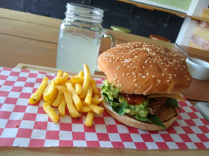 photo of Veggie Happy Hamburguesa Beyond shared by @miryam on  22 Feb 2020 - review
