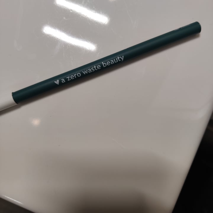 review photo of Negozio Leggero Matita occhi giada shared by @aletofulover on 20 Apr 2022 - review