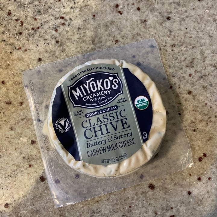 review photo of Miyoko's Creamery Double Cream Classic Chive Cashew Milk Cheese shared by @holisticherbivore on 05 Jun 2021 - review