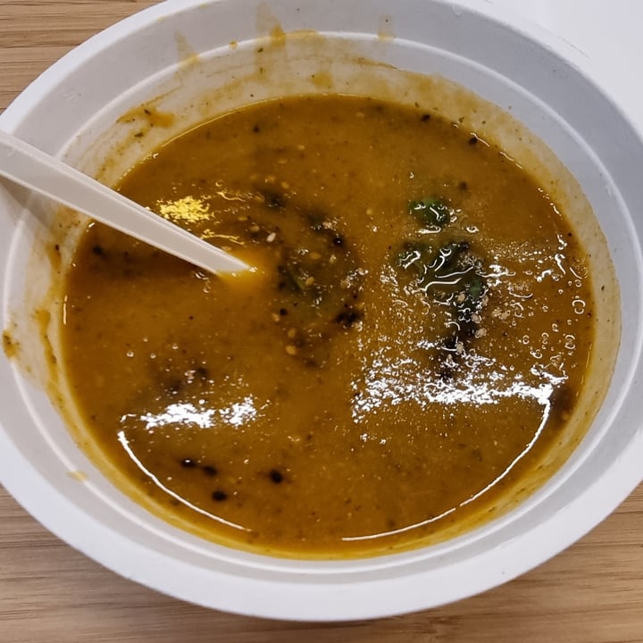 review photo of Naked Earth Cafe Roasted Tomato & Basil Soup shared by @londonveggie on 20 Nov 2021 - review
