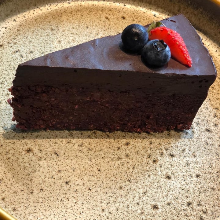review photo of Genius Central Singapore Raw beetroot cake shared by @vegananu on 10 Dec 2020 - review