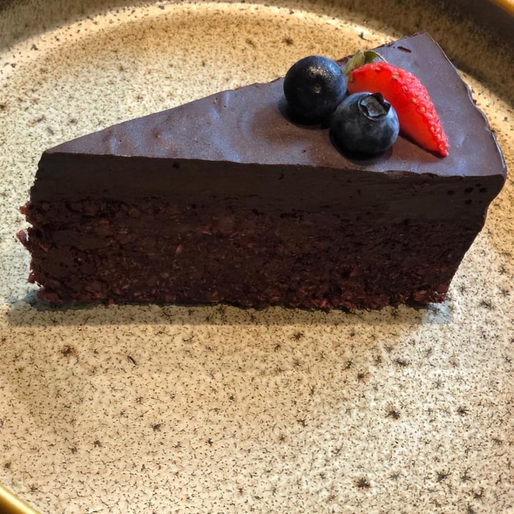 photo of Genius Central Singapore Raw beetroot cake shared by @vegananu on  10 Dec 2020 - review