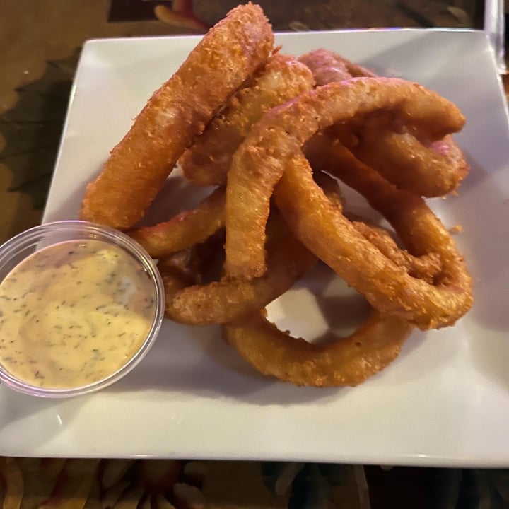 photo of 2 Guys Pizza Planet Friendly Food & Brews Onion rings shared by @rainbowzombievegan on  08 Mar 2022 - review