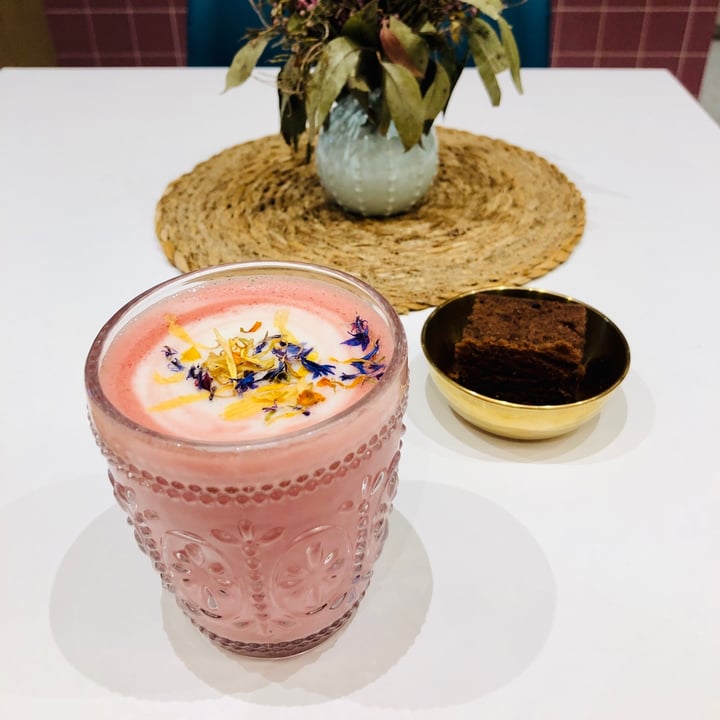 photo of Pumpernickel Artisan Bakery Pink Latte shared by @eusonbita on  14 Oct 2022 - review