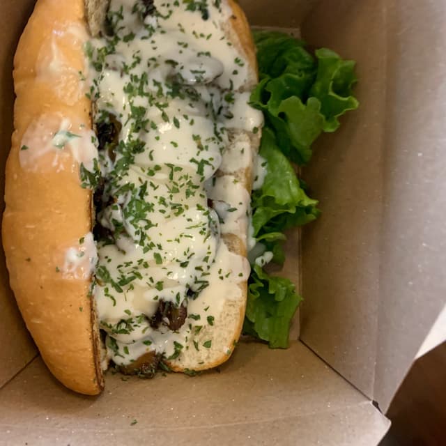 Foto do prato “Mushroom Philly Cheesesteak”