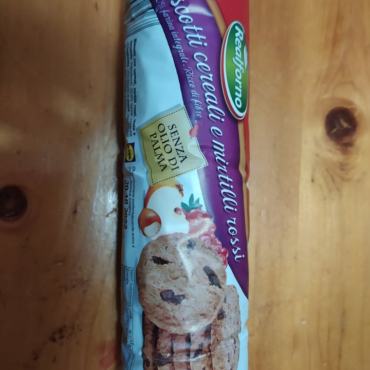 review photo of Realforno Biscotti Cereali E Mirtilli Rossi shared by @giuale on 30 Jan 2022 - review