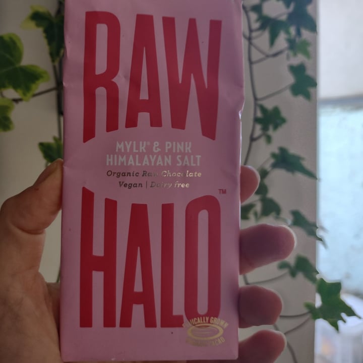 photo of Raw Halo Mylk & Pink Himalayan Salt Organic Raw Chocolate shared by @annanever on  03 Aug 2022 - review