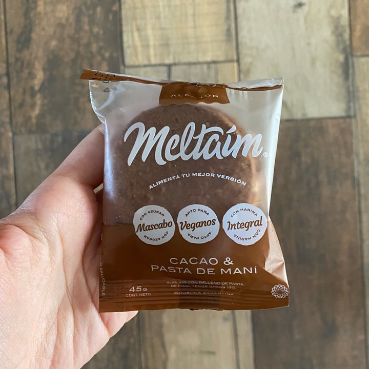 review photo of Meltaím Alfajor De Cacao Y Pasta De Maní shared by @luciagiacomo on 17 May 2022 - review