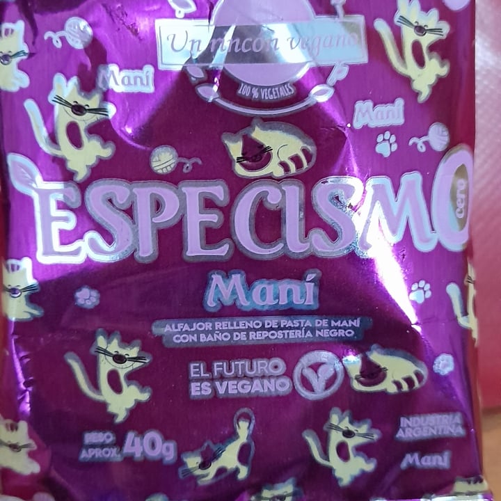 review photo of Un Rincón Vegano Especismo Alfajor Relleno de Pasta de Maní con Baño de Repostería Negro shared by @ximevillar31 on 04 Oct 2021 - review